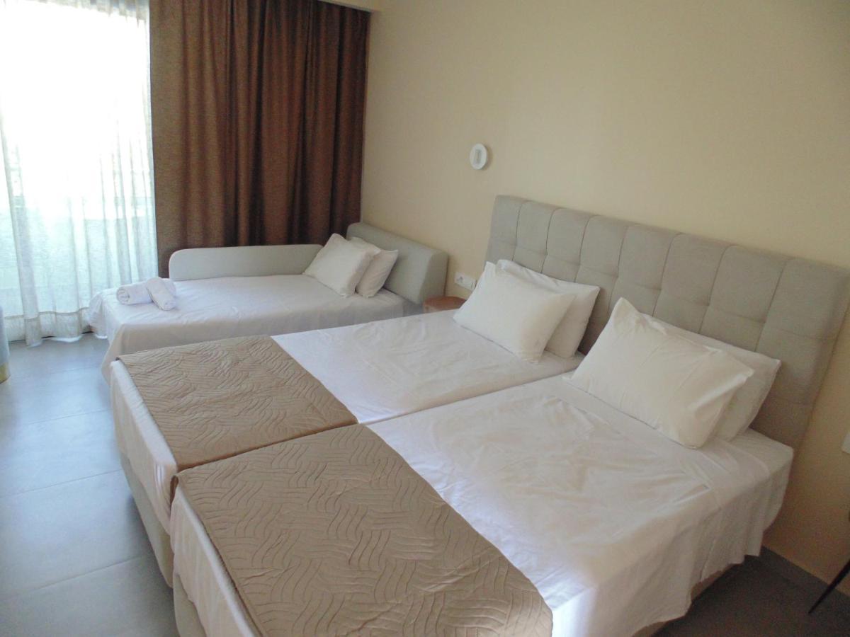 Paradise & Bar Aparthotel 3*